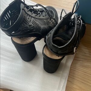 Stylish Black Block Heel Sandals